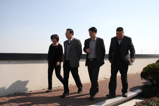 第１期浙江经济主题沙龙隆重举行——民营企业“走出去”