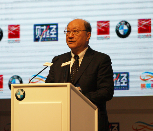 刘江秘书长出席第二届中国公益论坛