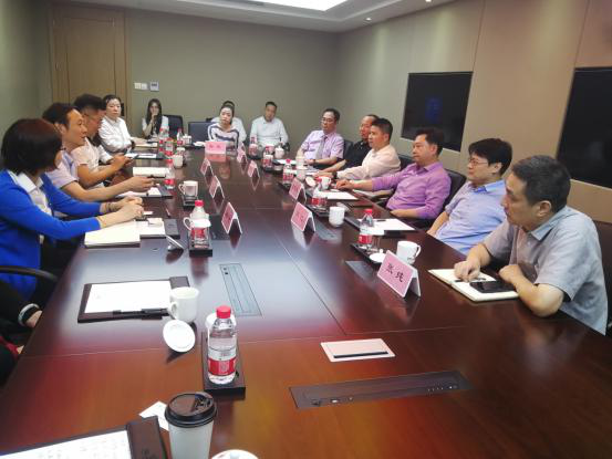 刘江带领“2020全球商协会会长大会暨第五届全球会长论坛”组委会主席团成员考察杭州联通智慧展厅